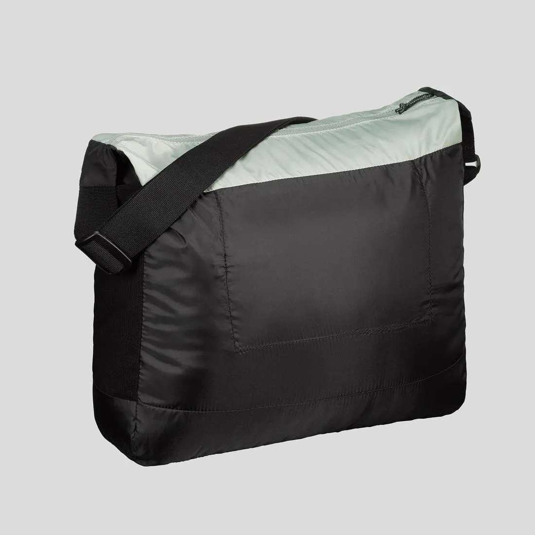 Besace compacte de trek voyage TRAVEL 15L noire