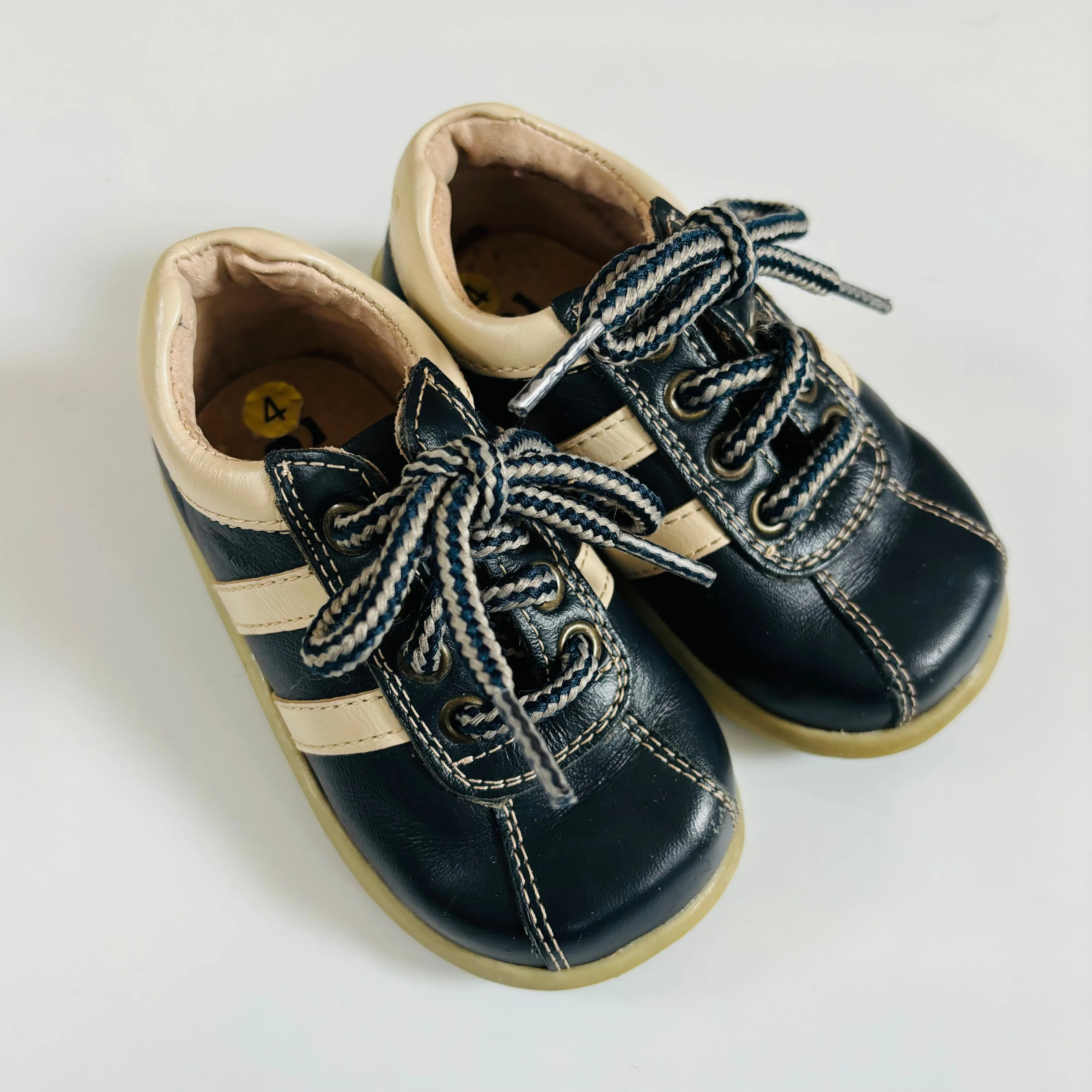 Leather Shoes, 4C