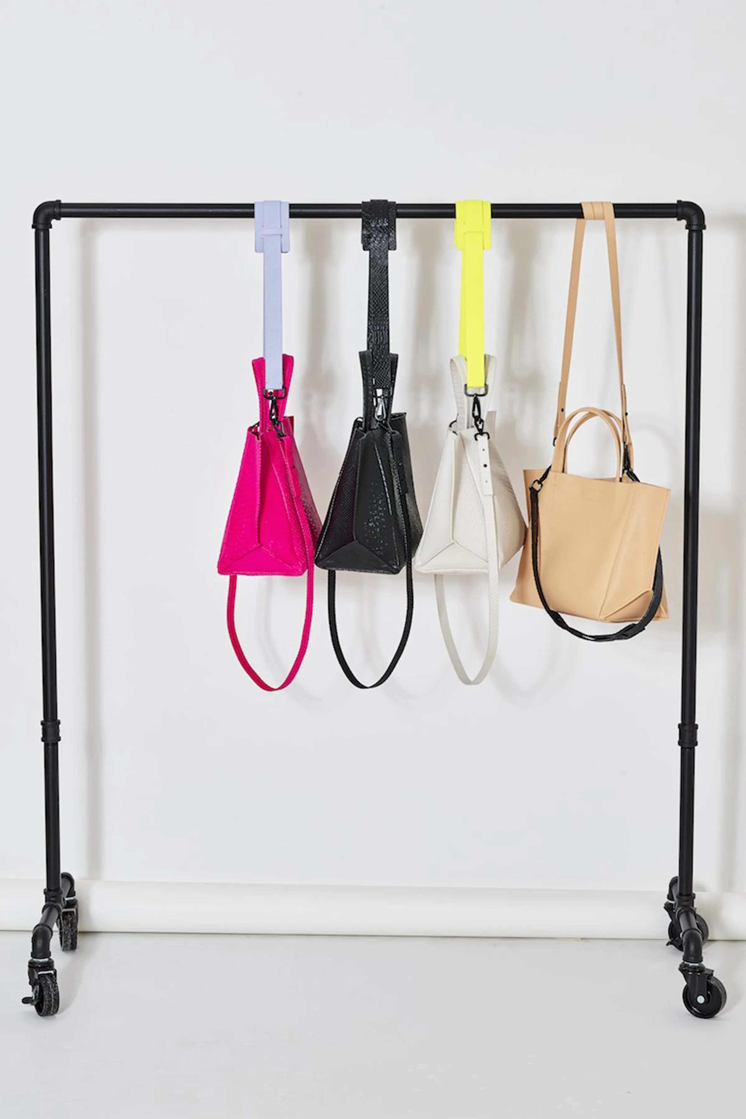 LEATHER SHOULDER STRAP