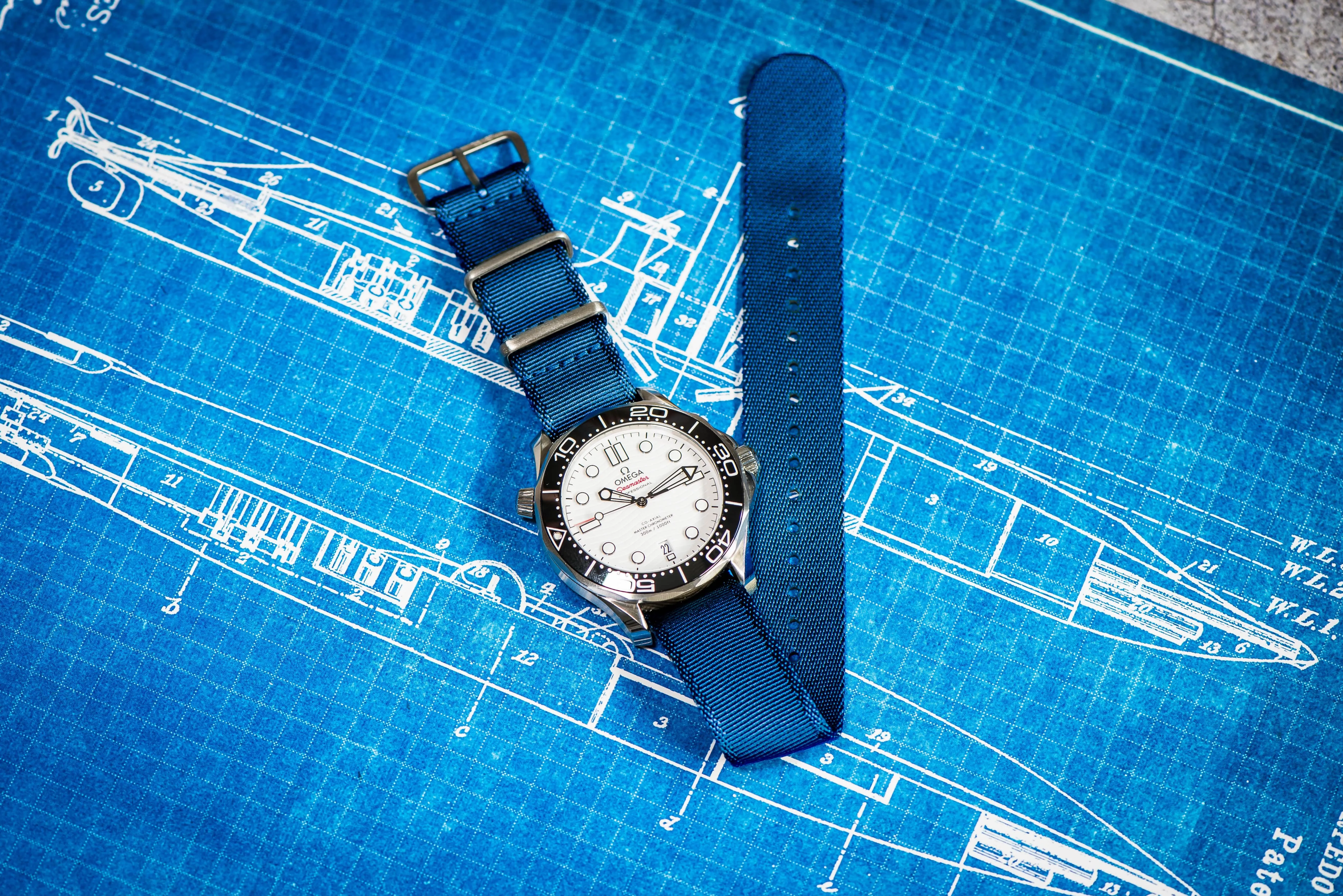 Nautilus One - Navy Blue