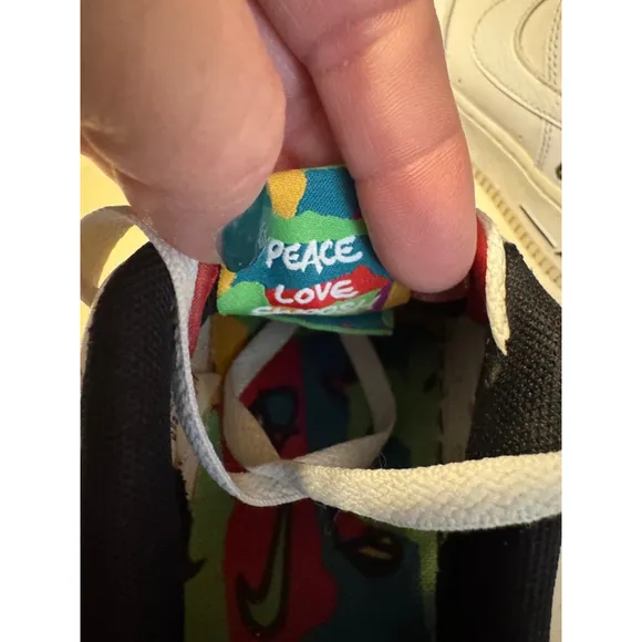 Nike Air Force Unisex Youth 1 '07 LV8 3 Peace Love Swoosh DM8154-100 Siz…