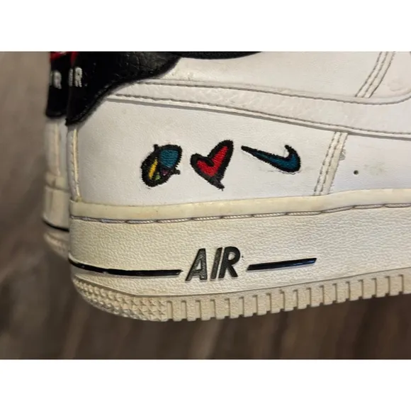 Nike Air Force Unisex Youth 1 '07 LV8 3 Peace Love Swoosh DM8154-100 Siz…