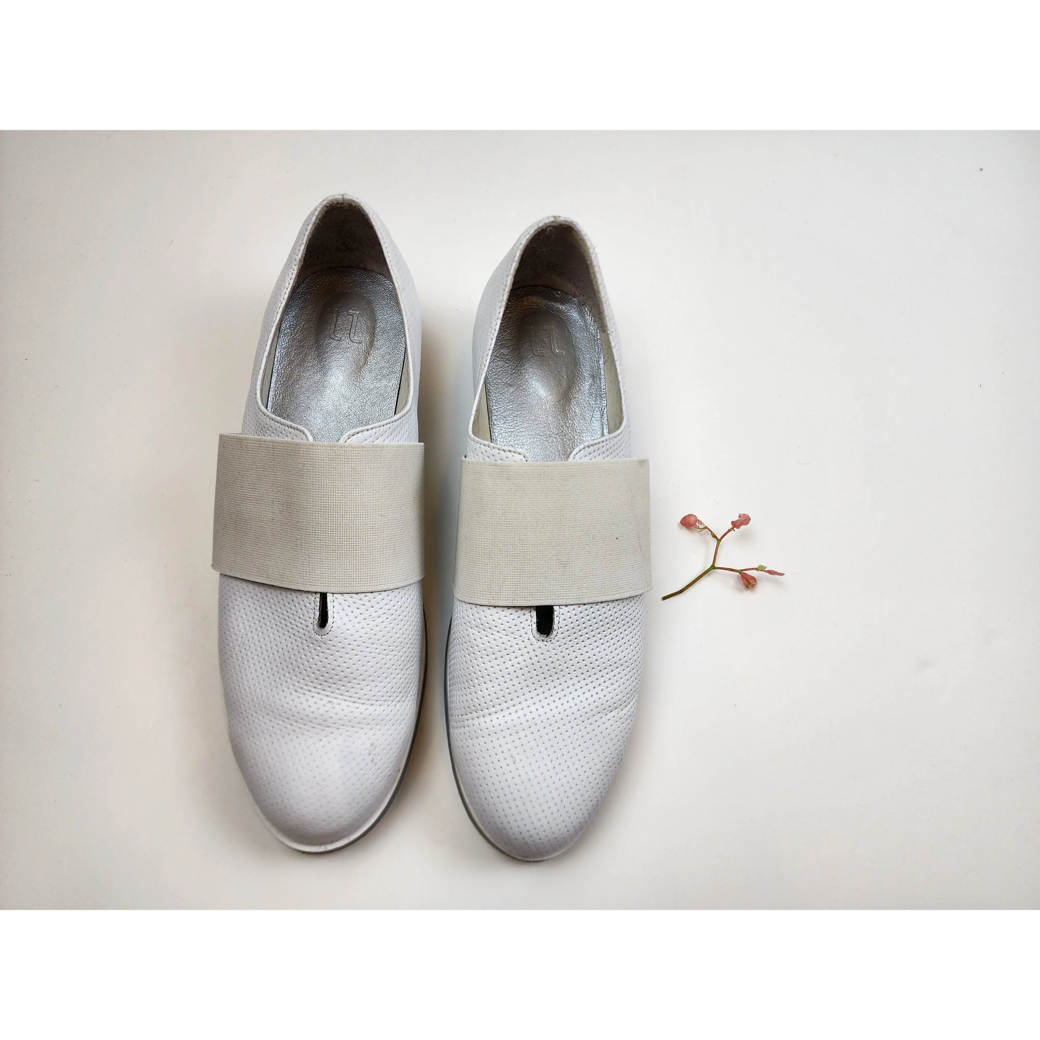 Norman & Bella perforated white leather shoes with elastic strap over size 11