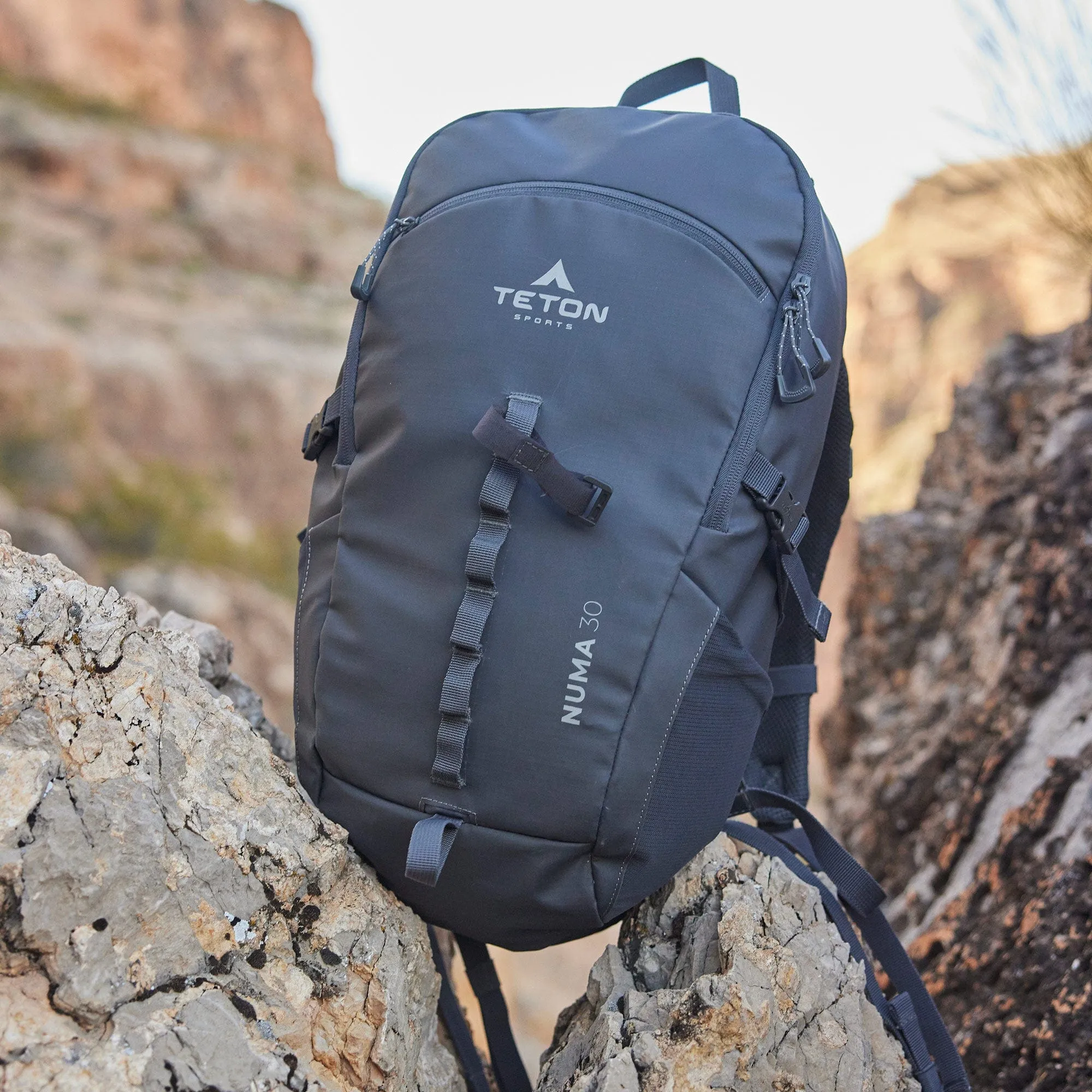Numa 30L Backpack