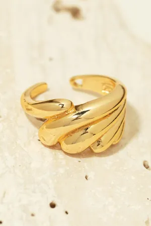 Ribbed Wave Statement Ring