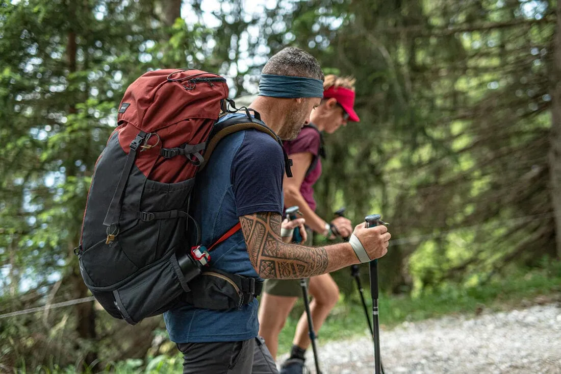 Sac à dos de trekking homme 70 l - mt100 easyfit