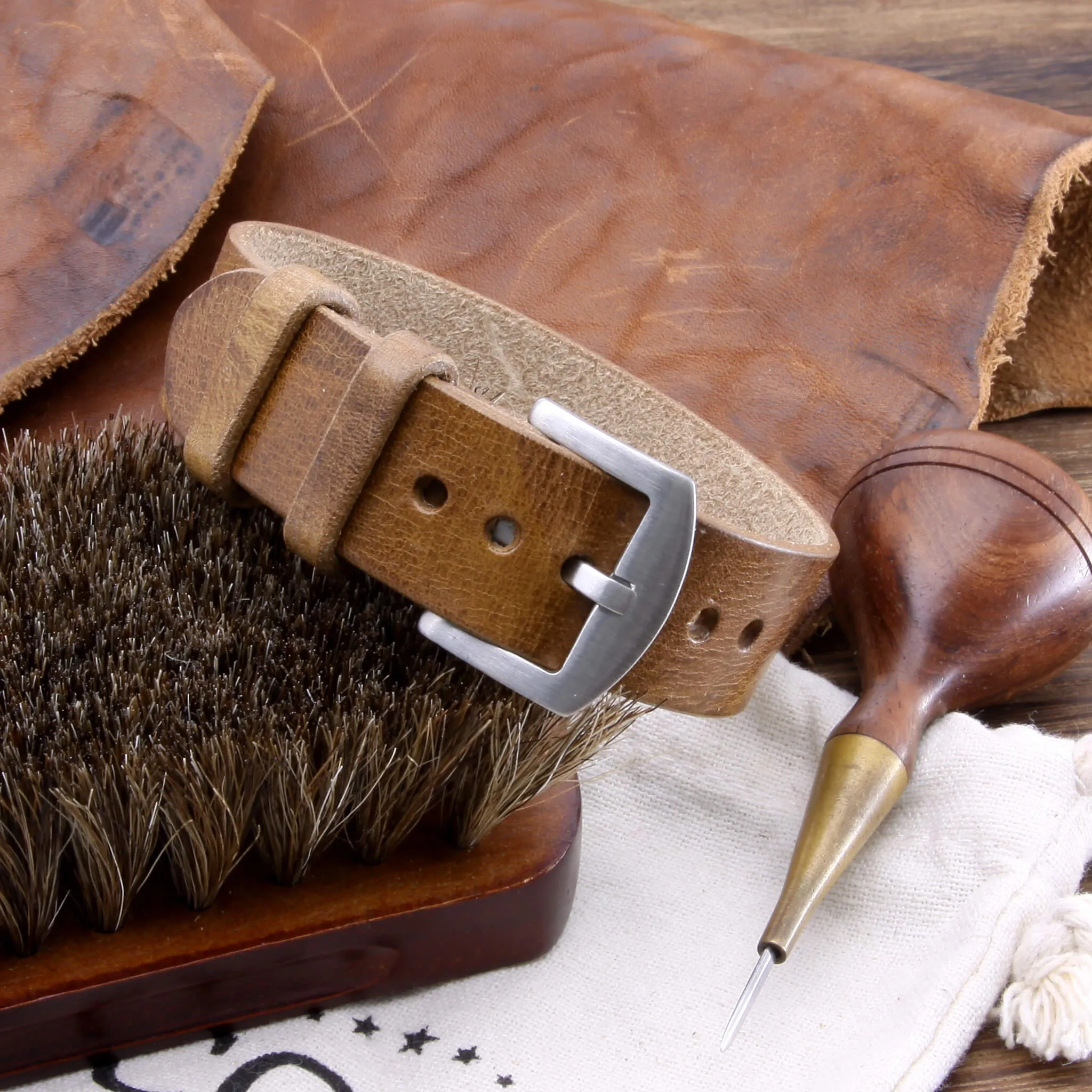 Single Pass Leather Watch Strap, 2-Keeper Military 102