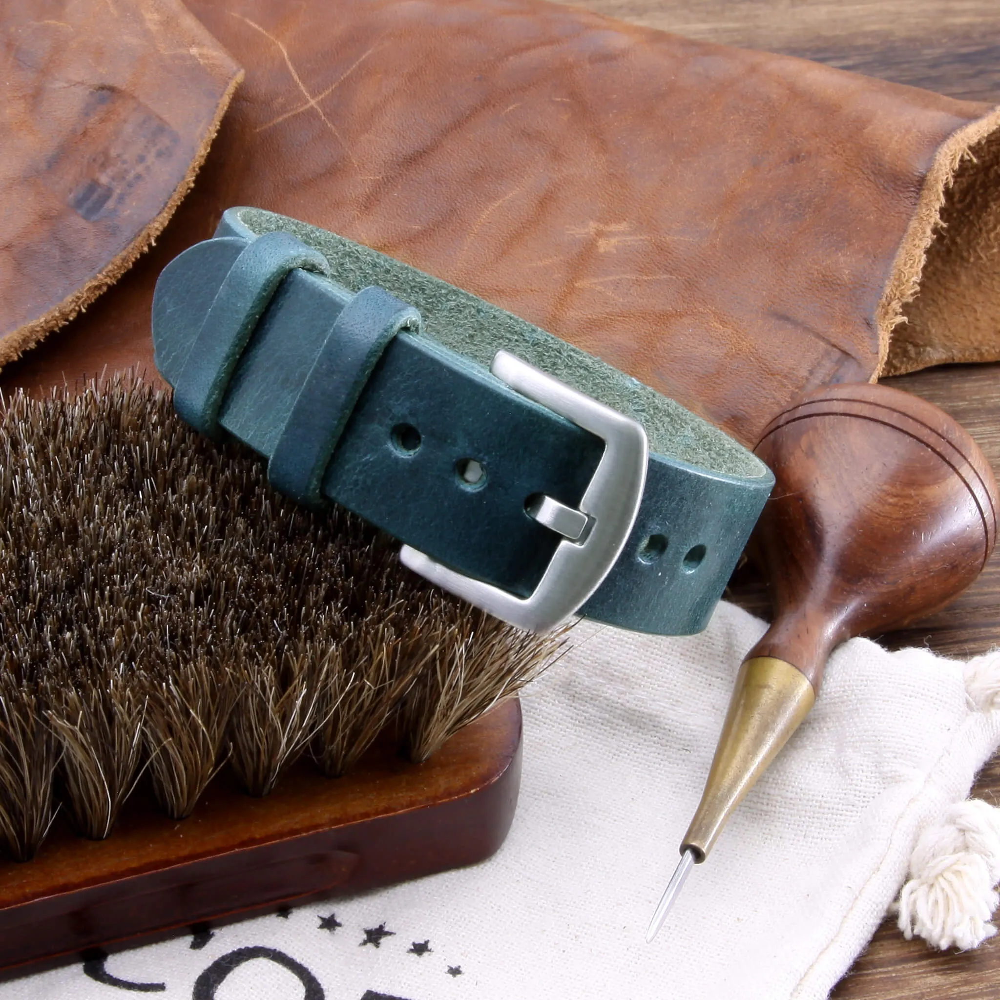 Single Pass Leather Watch Strap, 2-Keeper Military 106